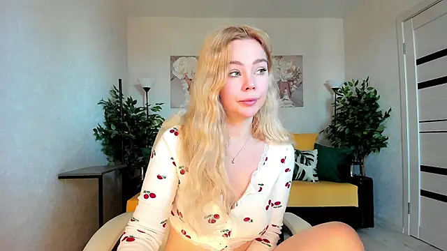 caty kiss online show from 04/14/26, 03:11