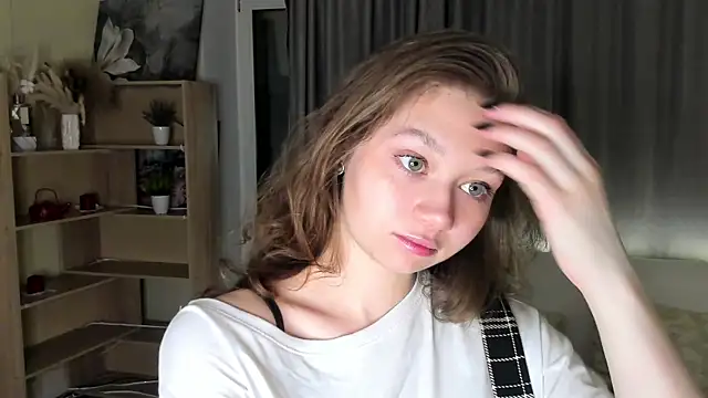 Snapshot of HolliBillig chatting on 04/05/26, 07:09 HolliBillig online show from 04/05/26, 07:09