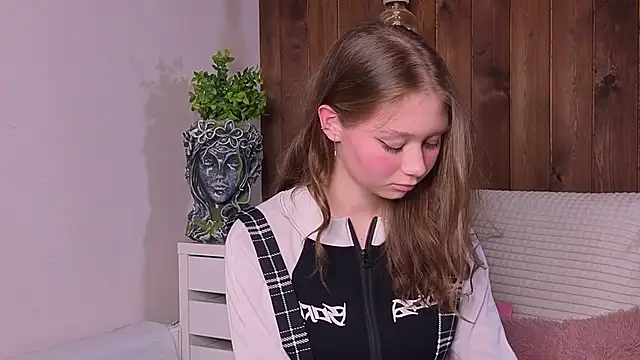 Snapshot of HolliBillig chatting on 02/11/26, 08:20 HolliBillig online show from 02/11/26, 08:20