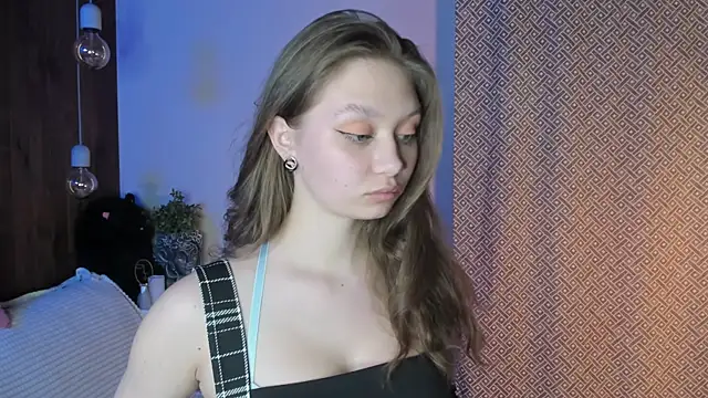 Snapshot of HolliBillig chatting on 03/18/26, 07:15 HolliBillig online show from 03/18/26, 07:15