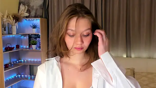 Snapshot of HolliBillig chatting on 04/14/26, 07:19 HolliBillig online show from 04/14/26, 07:19