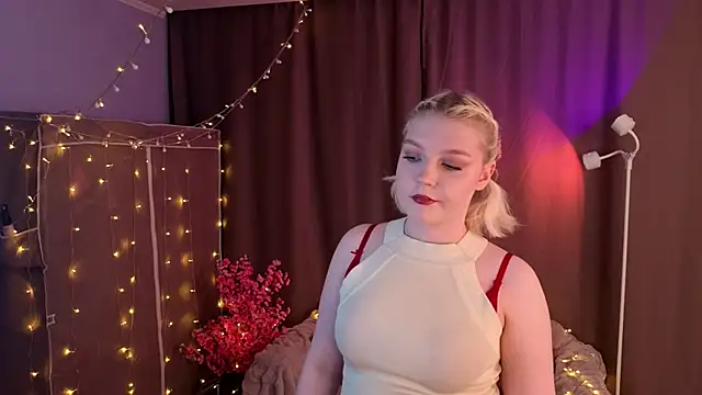 Snapshot of TobiteAnnie chatting on 02/28/26, 03:44 TobiteAnnie online show from 02/28/26, 03:44