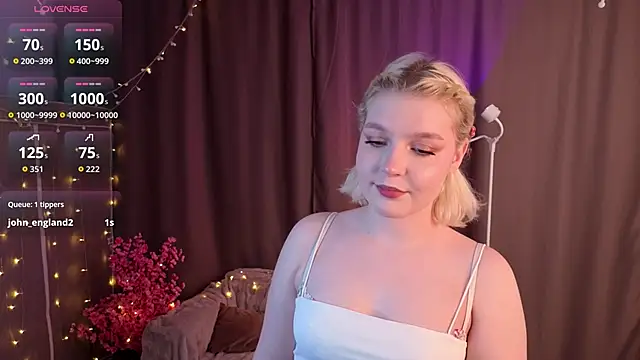 Snapshot of TobiteAnnie chatting on 03/01/26, 03:45 TobiteAnnie online show from 03/01/26, 03:45