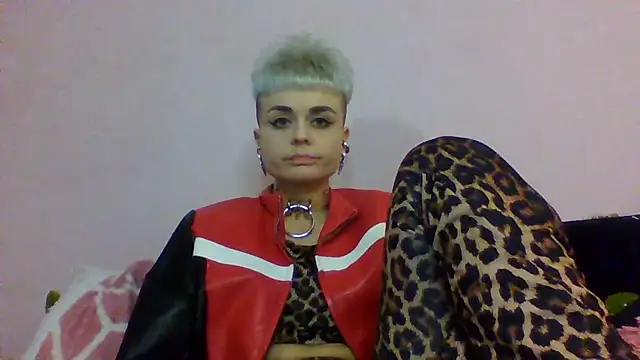 Snapshot of AlisaDear257 chatting on 02/17/26, 12:24 AlisaDear257 online show from 02/17/26, 12:24