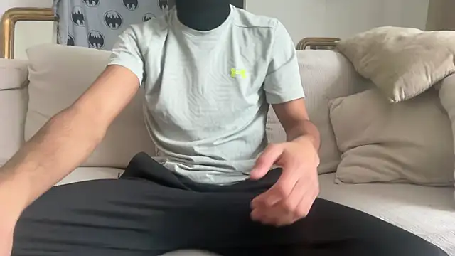 Snapshot of reubeu2pnm chatting on 02/14/26, 01:44 reubeu2pnm online show from 02/14/26, 01:44