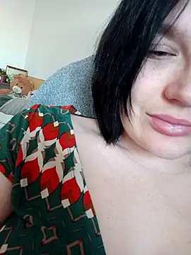 Snapshot of HornyCumBitch chatting on 02/10/26, 01:10 HornyCumBitch online show from 02/10/26, 01:10