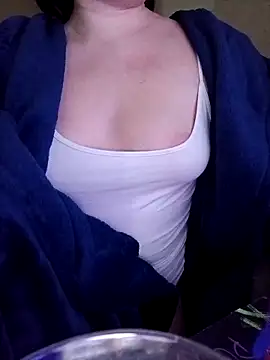 Snapshot of HornyCumBitch chatting on 02/14/26, 05:02 HornyCumBitch online show from 02/14/26, 05:02