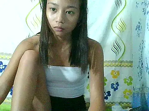 Snapshot of Asianpinay_Skinny1818 chatting on 04/28/26, 02:27 Asianpinay Skinny1818 online show from 04/28/26, 02:27