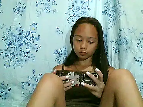 Snapshot of Asianpinay_Skinny1818 chatting on 04/08/26, 11:55 Asianpinay Skinny1818 online show from 04/08/26, 11:55