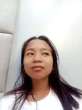 Snapshot of Asianpinay_Skinny1818 chatting on 04/20/26, 12:02 Asianpinay Skinny1818 online show from 04/20/26, 12:02