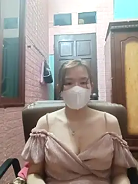 Snapshot of Trang26 chatting on 02/17/26, 04:04 Trang26 online show from 02/17/26, 04:04