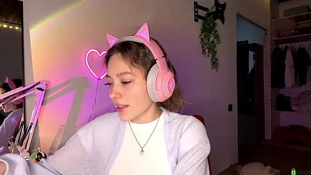 Snapshot of SlunkRear chatting on 02/16/26, 10:18 SlunkRear online show from 02/16/26, 10:18