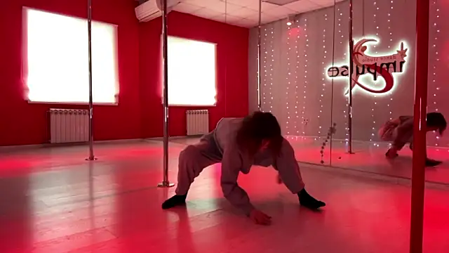 Snapshot of SlunkRear chatting on 02/15/26, 01:17 SlunkRear online show from 02/15/26, 01:17