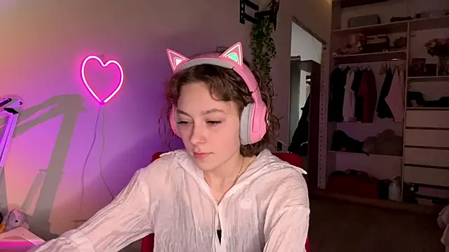 Snapshot of SlunkRear chatting on 02/26/26, 10:21 SlunkRear online show from 02/26/26, 10:21