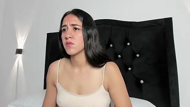 Snapshot of gisell_antonella chatting on 02/12/26, 12:49 gisell antonella online show from 02/12/26, 12:49