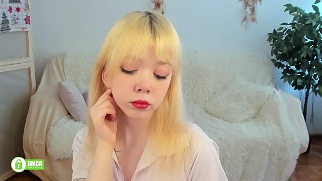 Rochelle kitty online show from 04/13/26, 01:04