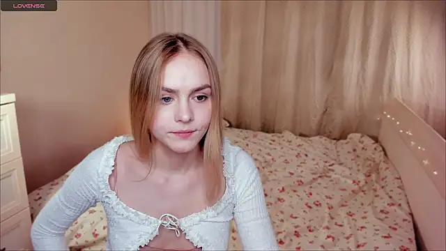 Snapshot of lillit_vivit chatting on 02/24/26, 11:44 lillit vivit online show from 02/24/26, 11:44