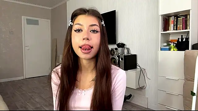 You Club Winx online show from 03/19/26, 09:20