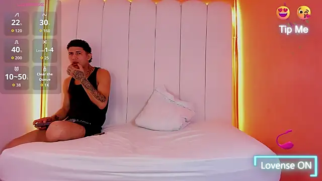 Snapshot of NaughtyVibes_OS chatting on 02/18/26, 12:45 NaughtyVibes OS online show from 02/18/26, 12:45