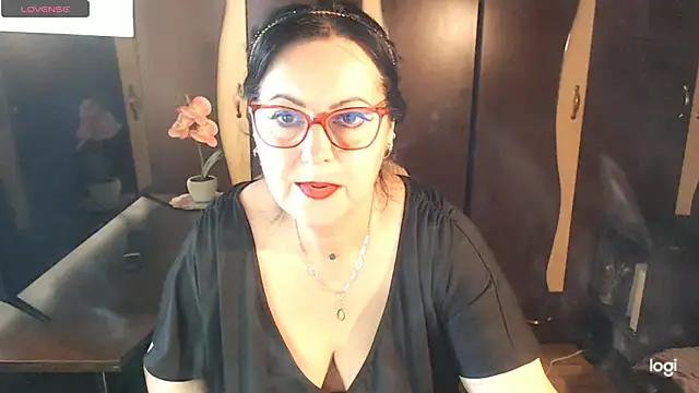 exiMIlf online show from 04/19/26, 11:00
