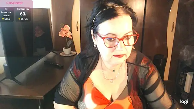 Snapshot of exiMIlf chatting on 06/19/26, 02:12 exiMIlf online show from 06/19/26, 02:12