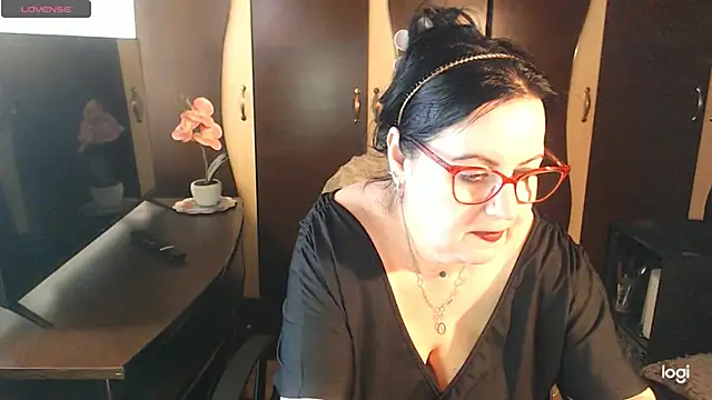 exiMIlf online show from 04/17/26, 01:25