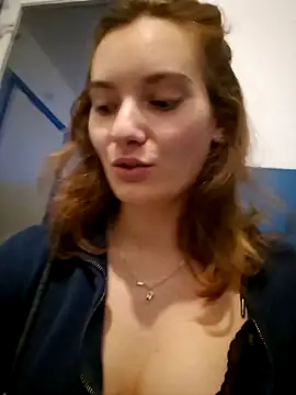 sweetsophie69 online show from 03/25/26, 06:51