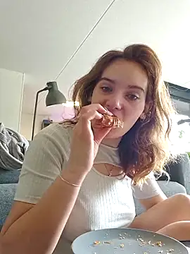 sweetsophie69 online show from 03/31/26, 11:01