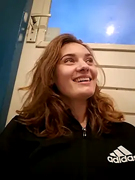 sweetsophie69 online show from 04/09/26, 06:47