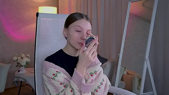 ElliFrankenweenie online show from 03/06/26, 06:30