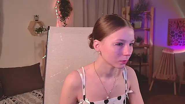 ElliFrankenweenie online show from 04/18/26, 06:05