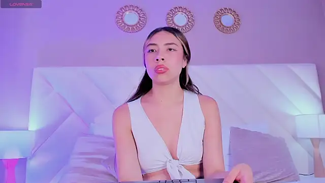 ValeryGomezz online show from 04/30/26, 08:57