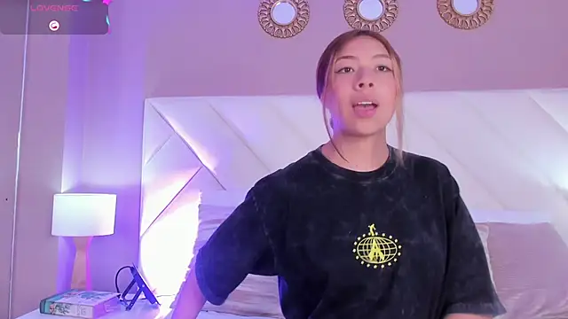 ValeryGomezz online show from 06/11/26, 02:25