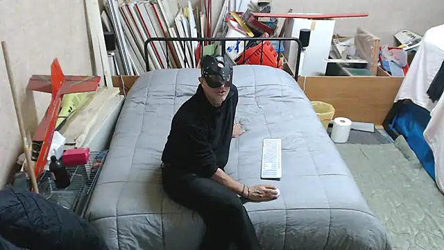 Snapshot of CpLauraMauro chatting on 04/10/26, 12:01 CpLauraMauro online show from 04/10/26, 12:01