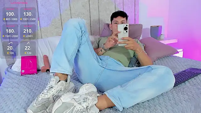 Snapshot of Daniel_Evans1 chatting on 02/20/26, 11:28 Daniel Evans1 online show from 02/20/26, 11:28