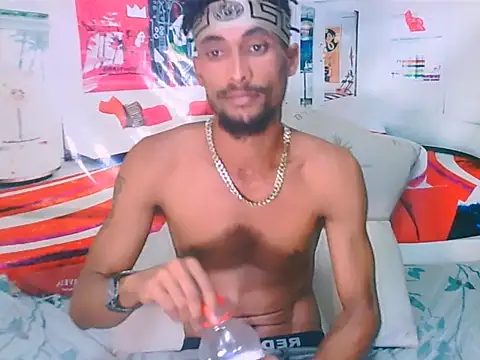 Snapshot of EroticPoison69 chatting on 02/14/26, 06:19 EroticPoison69 online show from 02/14/26, 06:19