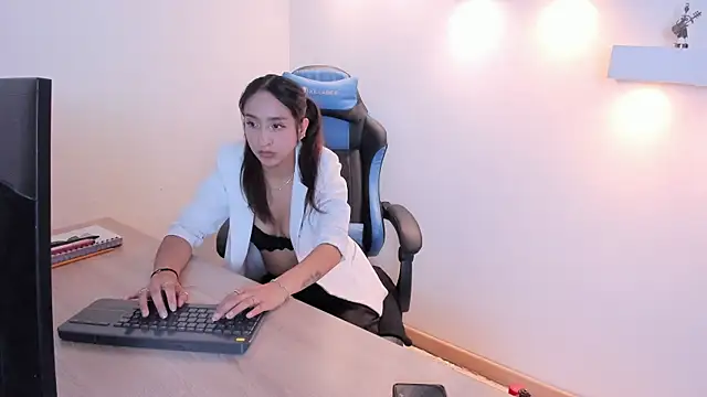 Gaia n Nix online show from 04/12/26, 03:43