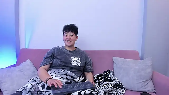 Gaia n Nix online show from 04/01/26, 04:25