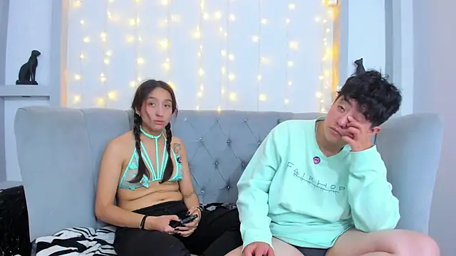 Gaia n Nix online show from 04/06/26, 04:41