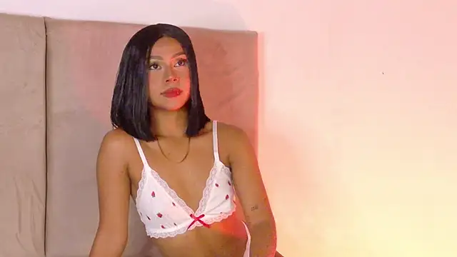 Snapshot of EmmaDalton chatting on 02/28/26, 06:18 EmmaDalton online show from 02/28/26, 06:18