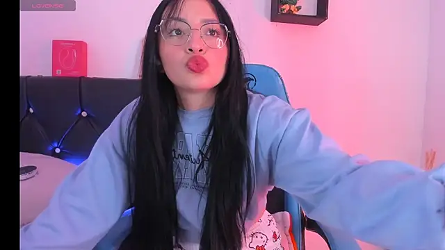  Mia kiss  online show from 04/08/26, 12:01