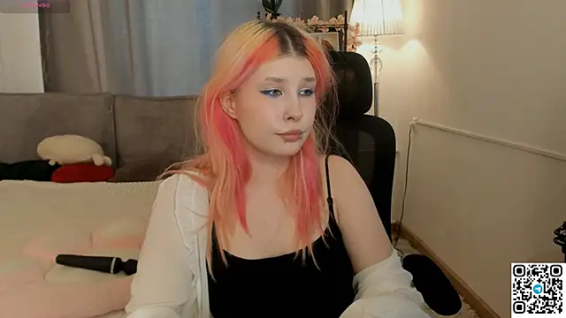 WarmAtEdges online show from 03/23/26, 02:28