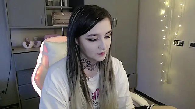 Rin Tozier online show from 03/22/26, 02:04