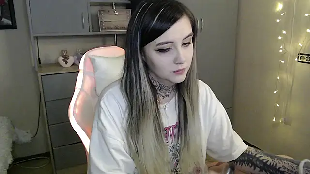 Rin Tozier online show from 03/24/26, 01:16