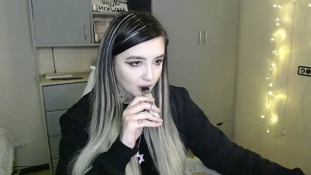 Rin Tozier online show from 03/05/26, 12:40