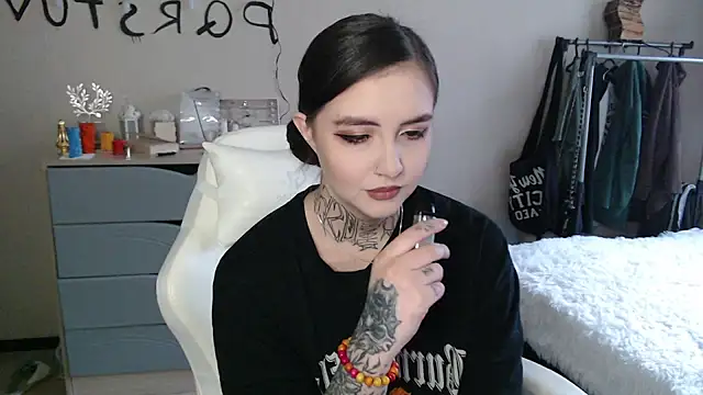 Rin Tozier online show from 04/28/26, 03:22