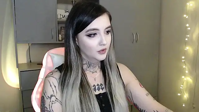 Rin Tozier online show from 02/16/26, 12:09