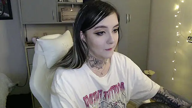 Rin Tozier online show from 04/12/26, 01:31