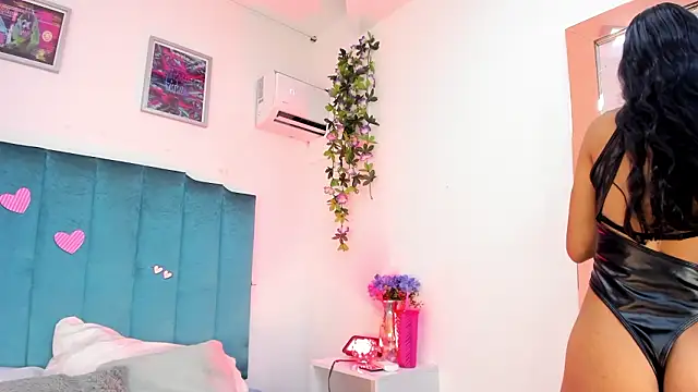 Snapshot of afroditaevans_ chatting on 03/03/26, 01:18 afroditaevans online show from 03/03/26, 01:18