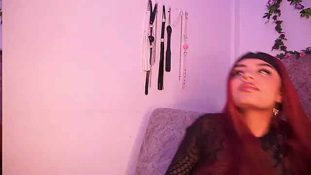 Snapshot of TiffanySander chatting on 02/17/26, 02:42 TiffanySander online show from 02/17/26, 02:42